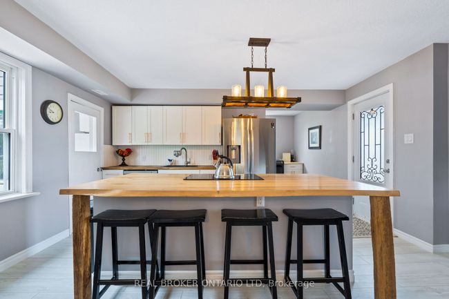 4196 Walkers Dr, House other with 3 bedrooms, 2 bathrooms and 6 parking in Glencoe ON | Image 11