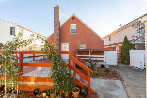 505 7th Ave, New Hyde Park, NY, 11040-5424 | Card Image