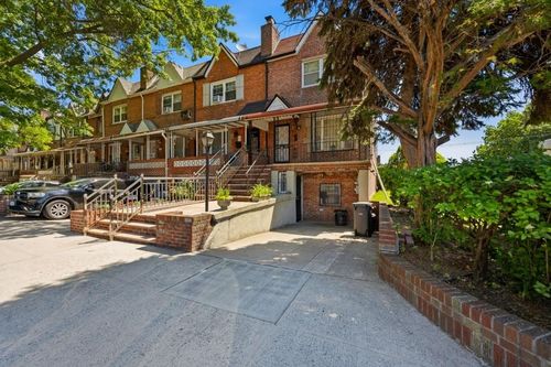 365 59th St, Brooklyn, NY, 11220-3717 | Card Image