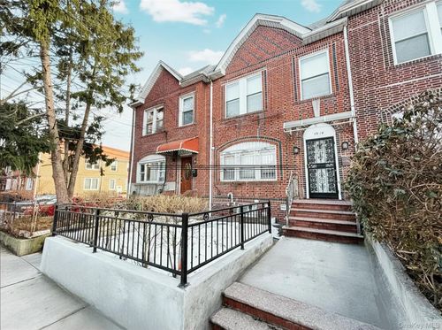 apt-2-4018 50th Ave, Sunnyside, NY, 11104-3130 | Card Image