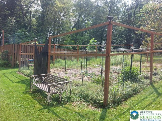 636 School Rd, House other with 2 bedrooms, 1 bathrooms and null parking in Nazareth PA | Image 39