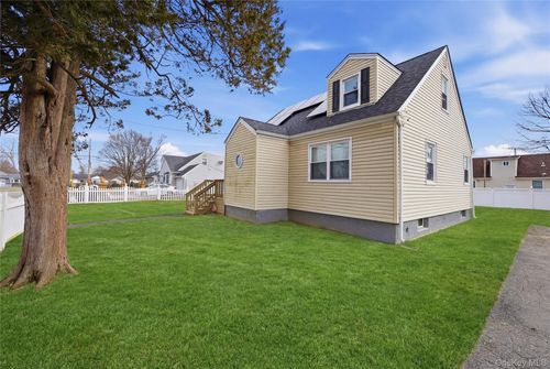 12 S Prospect St, Copiague, NY, 11726-1317 | Card Image