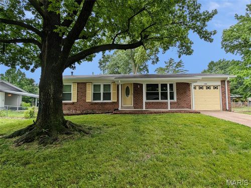1322 Petite Drive, St Louis, MO, 63138 | Card Image