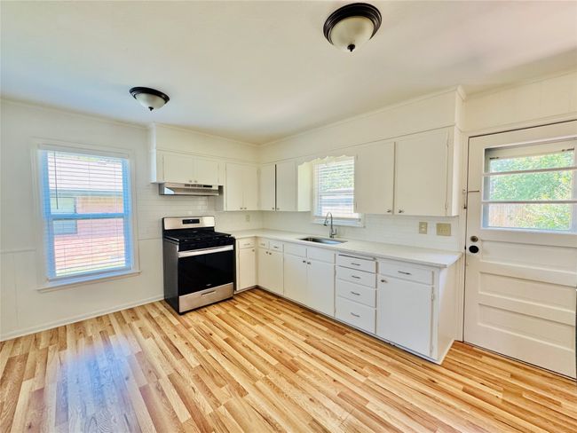 1015 W Sycamore St, House other with 3 bedrooms, 2 bathrooms and null parking in Sherman TX | Image 12