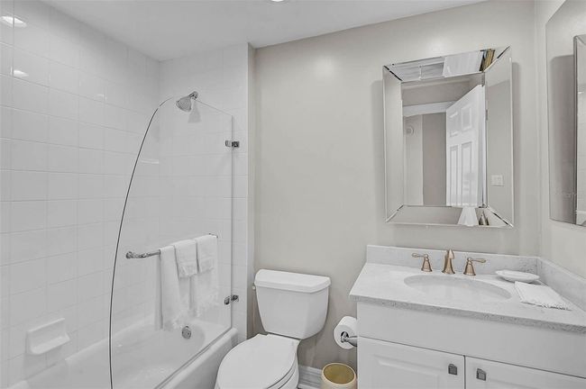 UNIT-404 - 385 N Point Rd, Condo with 3 bedrooms, 3 bathrooms and null parking in OSPREY FL | Image 26