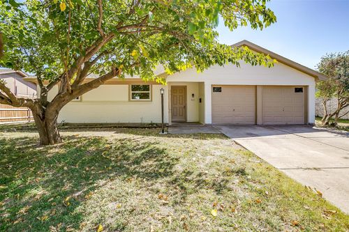 921 Willow Cir S, Burleson, TX, 76028-5124 | Card Image