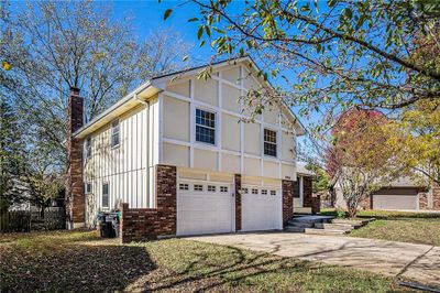 3956 Sw Ensign Drive, House other with 3 bedrooms, 2 bathrooms and null parking in Lee's Summit MO | Image 3