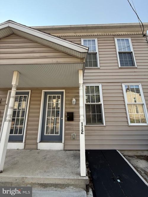 112 N Church St, WAYNESBORO, PA, 17268-1222 | Card Image
