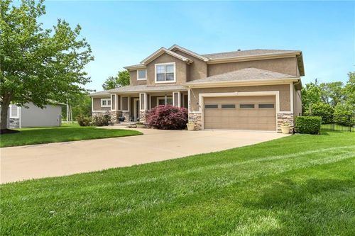 1917 Sw Sage Canyon Rd, Lees Summit, MO, 64082-3817 | Card Image