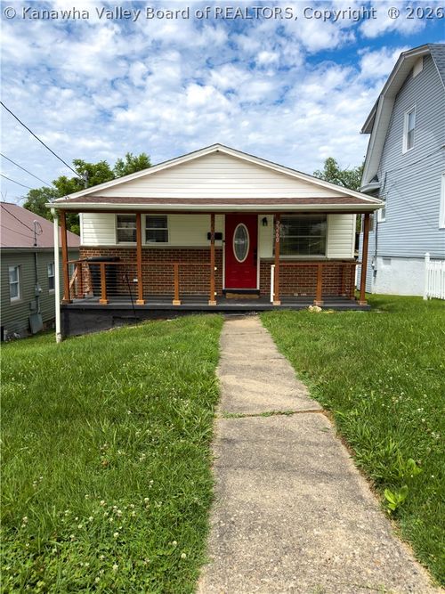 2260 Curtis Ave, Saint Albans, WV, 25177-3851 | Card Image