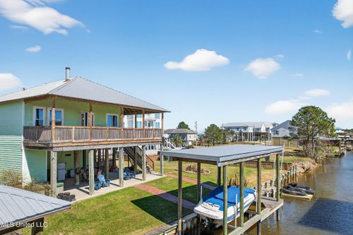 117 Janelle Dr, Bay Saint Louis, MS, 39520-9055 | Card Image