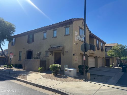 8105 W Groom Creek Rd, Phoenix, AZ, 85043-1138 | Card Image