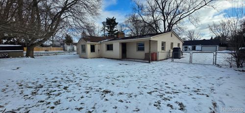 9100 Pittsfield St, Commerce Township, MI, 48382-4462 | Card Image