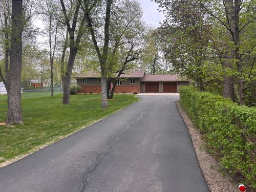 1908 S Oak Knoll Dr, Alexandria, MN, 56308-7550 | Card Image