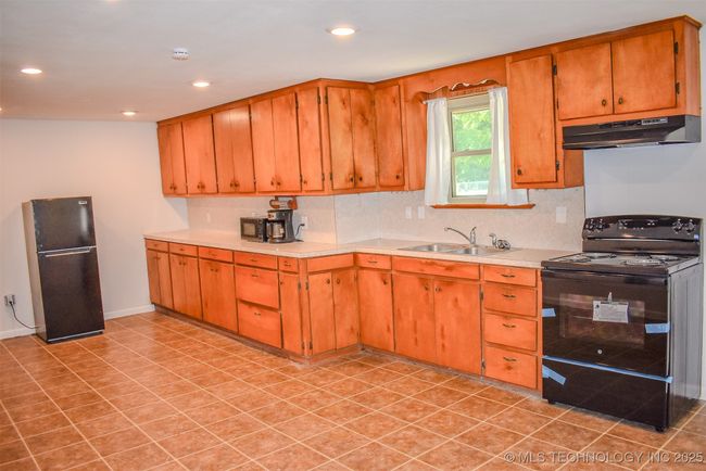 1201 N 4250 Rd, House other with 3 bedrooms, 2 bathrooms and null parking in Hugo OK | Image 6