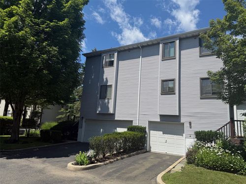 1 Evan Ct, Nanuet, NY, 10954-3819 | Card Image