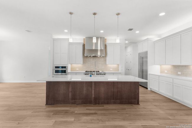 8166 Blue Oak, House other with 4 bedrooms, 5 bathrooms and null parking in Garden Ridge TX | Image 11