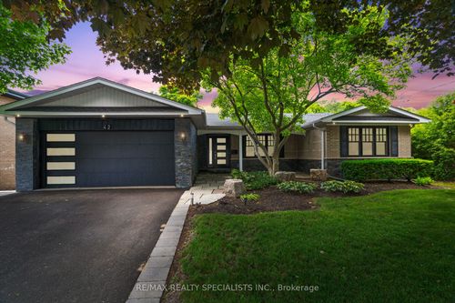 42 Heathview Ave, North York, ON, M2K2C1 | Card Image