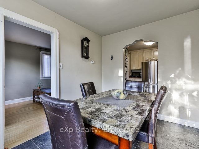 Residential Lease in Toronto W06 5