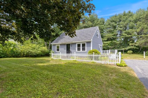 28 Woodside Dr, Kennebunk, ME, 04043-7347 | Card Image