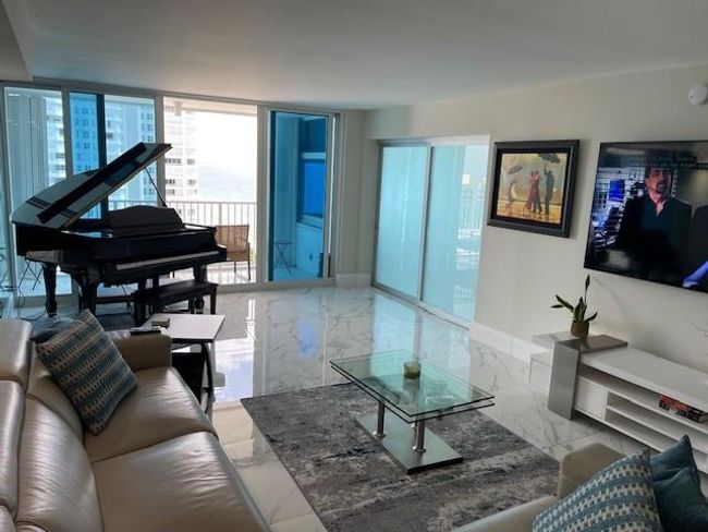 APT-1407 - 1360 S Ocean Blvd, Condo with 2 bedrooms, 2 bathrooms and null parking in Pompano Beach FL | Image 4
