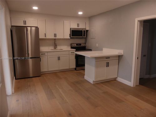 4-161-165 Nw 40th St, Oakland Park, FL, 33309 | Card Image