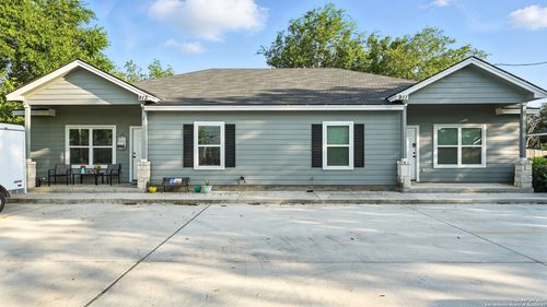 913-911-913 E Seideman St, Seguin, TX, 78155-2824 | Card Image