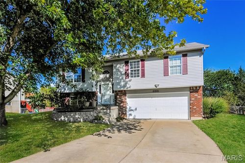 652 Loch Carron Dr, Wentzville, MO, 63385-5515 | Card Image