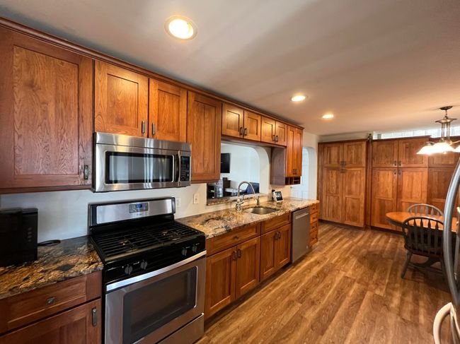 1864 Point St, House other with 3 bedrooms, 2 bathrooms and null parking in Commerce Township MI | Image 16