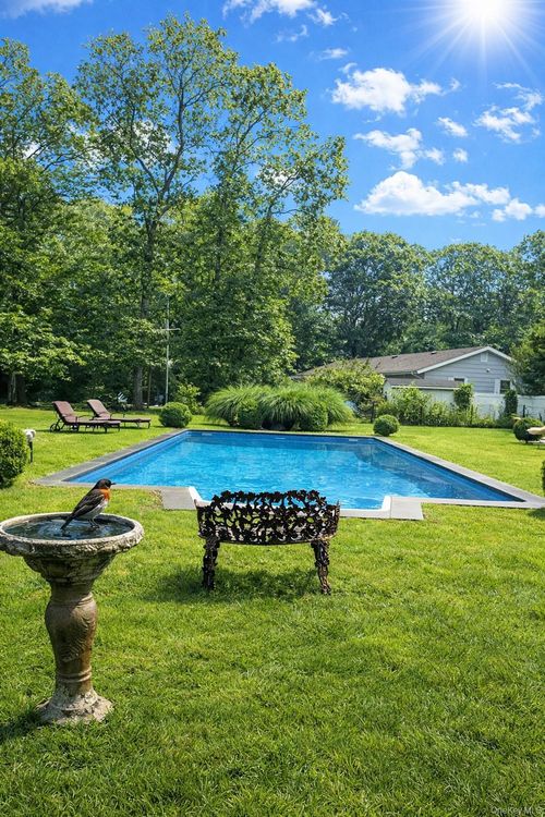 79 Jagger Ln, Westhampton, NY, 11977-1308 | Card Image