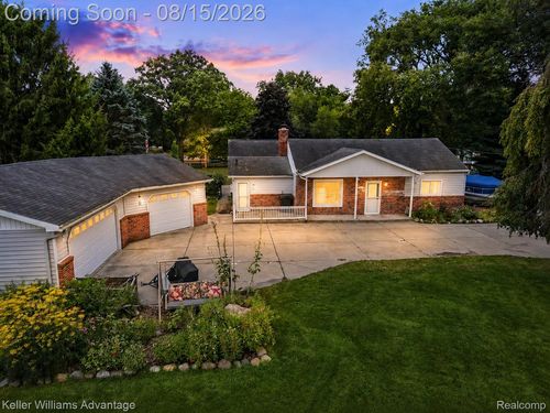701 Artdale Dr, White Lake, MI, 48383-2803 | Card Image