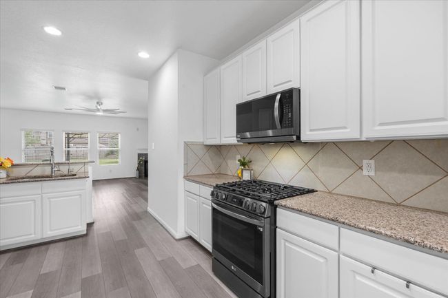 17810 Acorn Field Trl, House other with 5 bedrooms, 3 bathrooms and 2 parking in Humble TX | Image 10