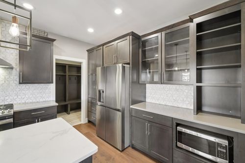 2109 Korgen Dr, STOUGHTON, WI, 53589-5613 | Card Image