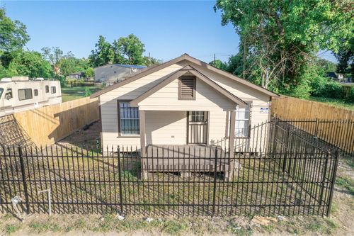 1051 W Little York Rd, Houston, TX, 77091-2264 | Card Image