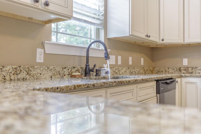 Plenty of counter space | Image 12