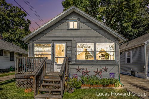 712 Lenore Ave, Lansing, MI, 48910-2765 | Card Image