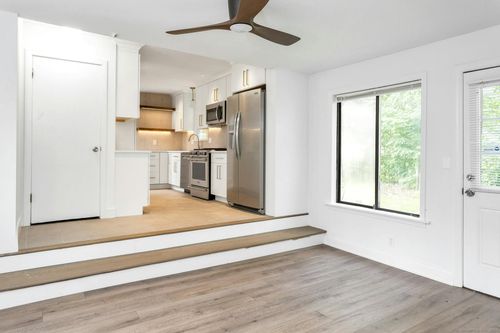 124 Minturn Pl, Bridgeport, CT, 06606-1234 | Card Image