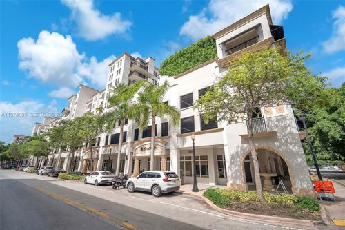 519-4100 Salzedo St, Coral Gables, FL, 33146-1746 | Card Image