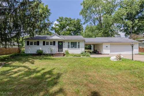 10008 Gabriella Dr, North Royalton, OH, 44133-1304 | Card Image