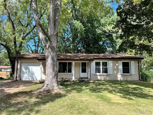 1311 Claudine Dr, Saint Louis, MO, 63138-2327 | Card Image