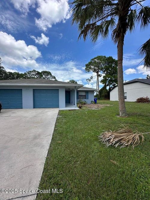 b-1217 Schumann Dr, Sebastian, FL, 32958-5661 | Card Image