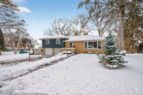 2233 Gilbert Ln, South Saint Paul, MN, 55075-1718 | Card Image