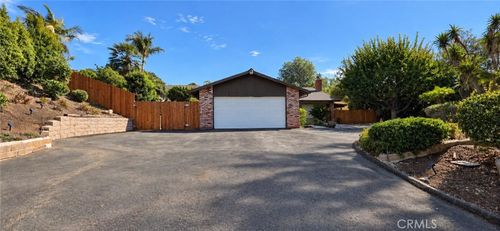 1192 Caren Rd, Vista, CA, 92083-4729 | Card Image