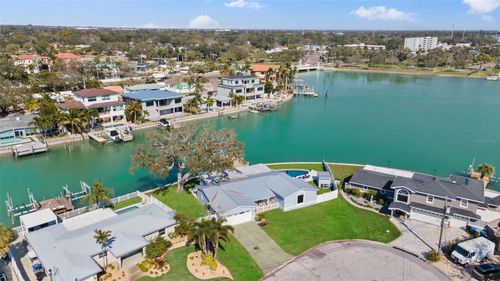 7811 1st Ave S, ST PETERSBURG, FL, 33707-1001 | Card Image