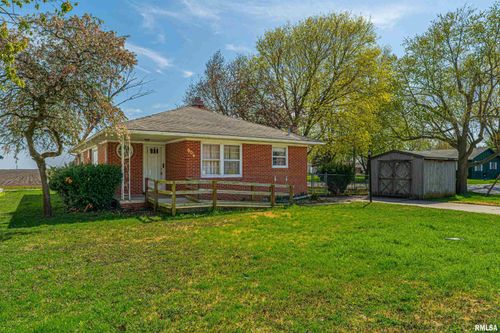 909 Miles St, Illiopolis, IL, 62539-3562 | Card Image