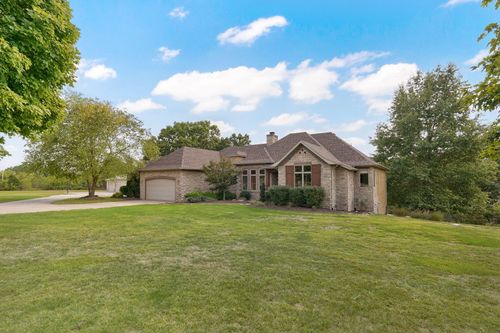 1804 N Hearthstone Ln, Strafford, MO, 65757-8898 | Card Image