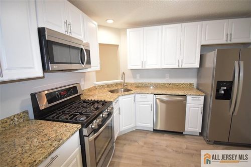 49 Farnham Sq, Parlin, NJ, 08859-2313 | Card Image