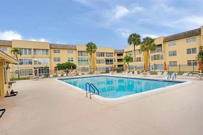 APT-302 - 6070 Nw 64 Th Ave, Condo with 2 bedrooms, 2 bathrooms and null parking in Tamarac FL | Image 40