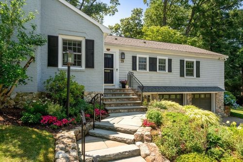 19 Druid Hill Rd, Newton, MA, 02461-2022 | Card Image