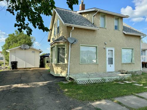 008 3rd Avenue S.E., Falher, AB, T0H1M0 | Card Image
